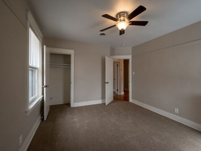 Building Photo - 319 W Hutchinson Ave