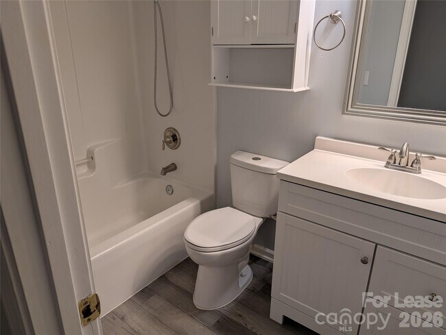 Building Photo - 1013 Muirfield Dr