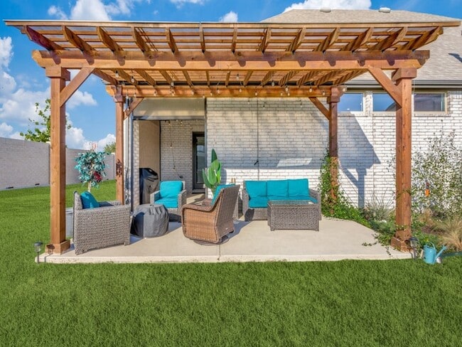 Building Photo - 6001 Firefox Ln