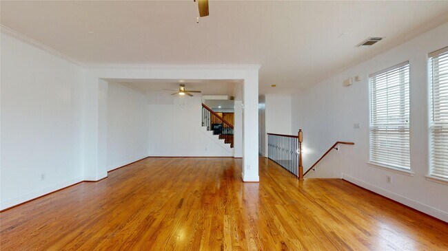 Building Photo - 328 Malone St