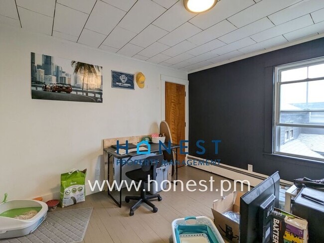 Building Photo - 20 Academy St