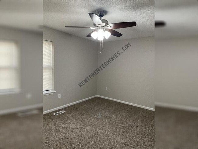 Building Photo - 3 Havenwood Ln