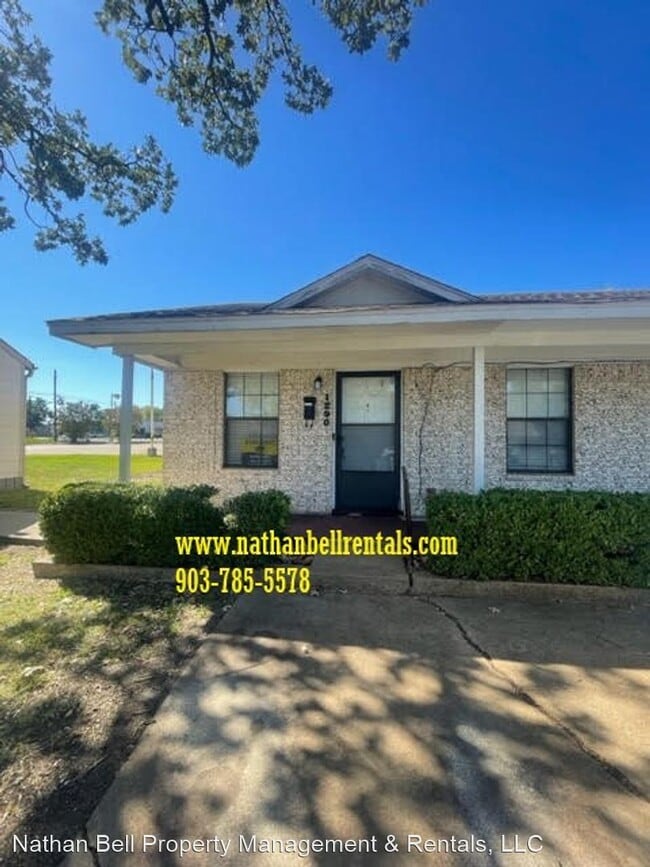 Primary Photo - 1 br, 1 bath House - 1290 E Houston St