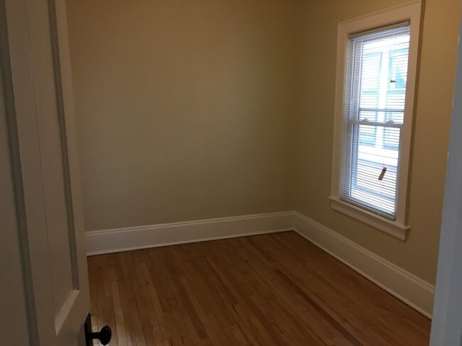 Building Photo - 3063 N Bremen St