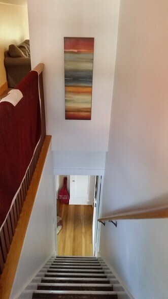 Stairs to top floor - 5516 NE 32nd Pl