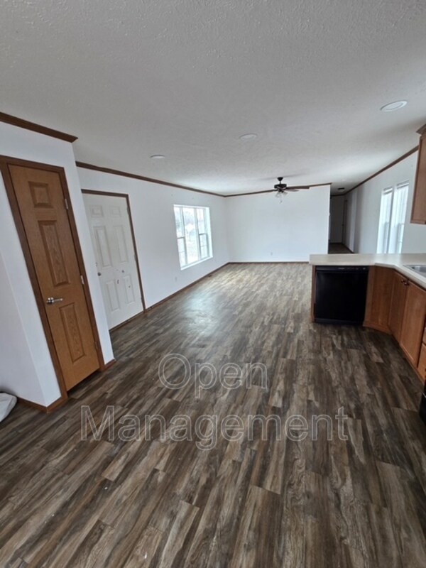 Building Photo - 1901 First St