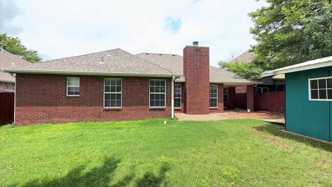 Building Photo - Great 3 bed, 2 bath home in Broken Arrow w...