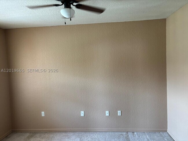 Building Photo - 1001 Belmont Ln