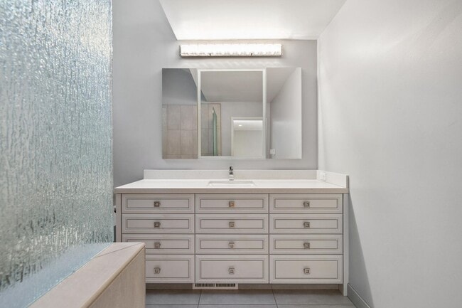 Building Photo - Charming 3-Bedroom Home with Office in desirable Old Palo Alto neighborhood Avail Feb 7th