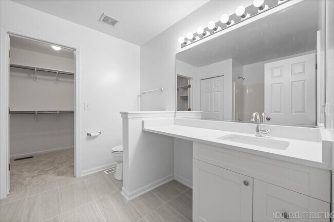 Building Photo - 438 W Meadow Mist Ln