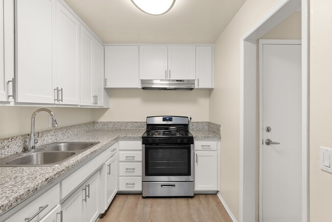 Interior Photo - 8112 - Applewood Apartments