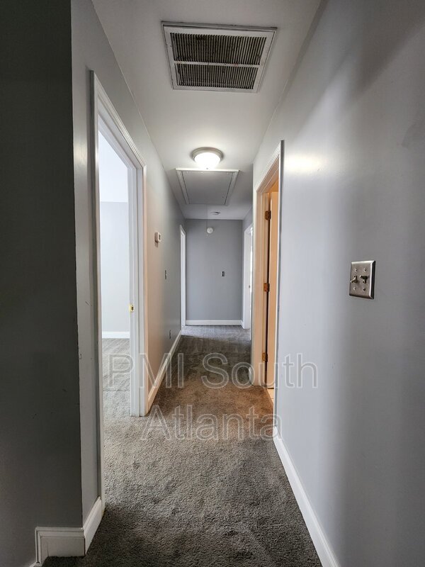 Building Photo - 2085 Winding Crossing Trail