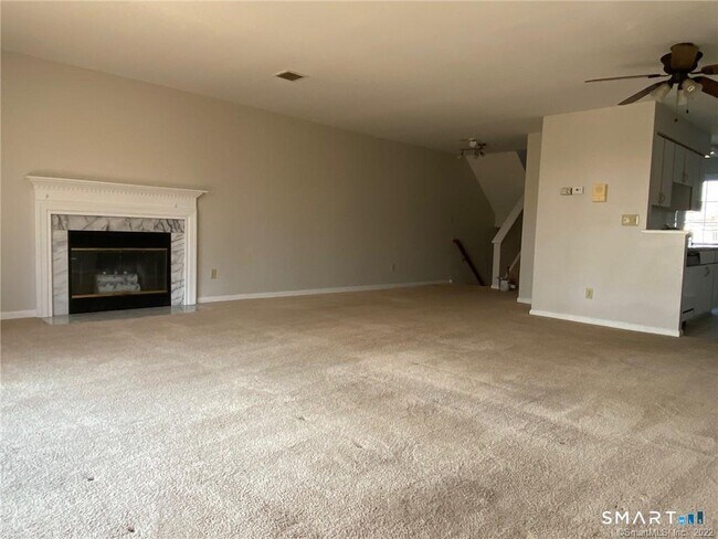 Building Photo - 560 Silver Sands Rd