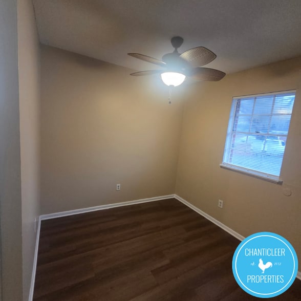 Building Photo - 115 Florence St