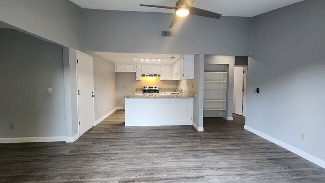 Building Photo - 2585 Duet Dr