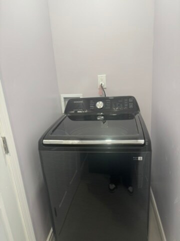 Laundry Room - 1 - 445 W Ellis Ave