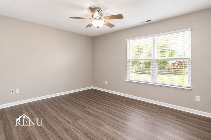 Building Photo - 2710 Lucas Dr