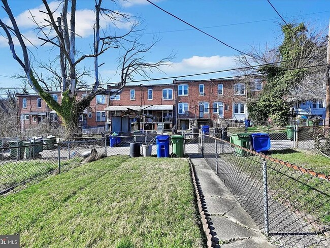 Building Photo - 3240 Westmont- YOUR NEXT HOME AWAITS
