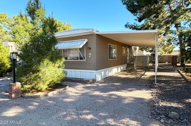 Building Photo - 10122 E Illini St