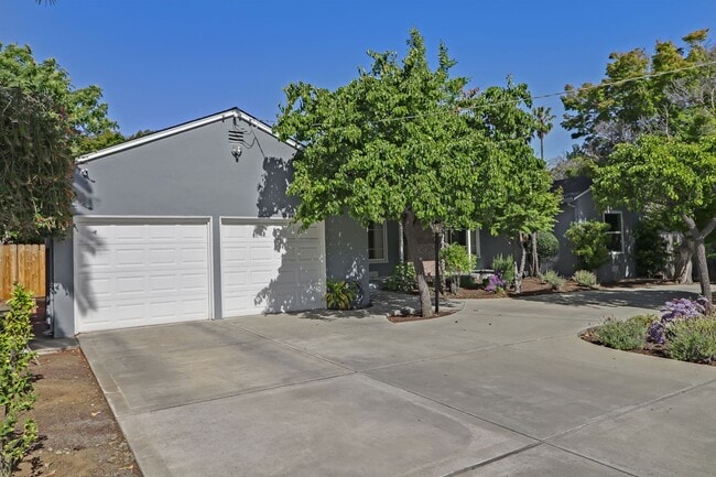 Building Photo - Los Altos 4-Bedroom with Fireplace, EV Hoo...