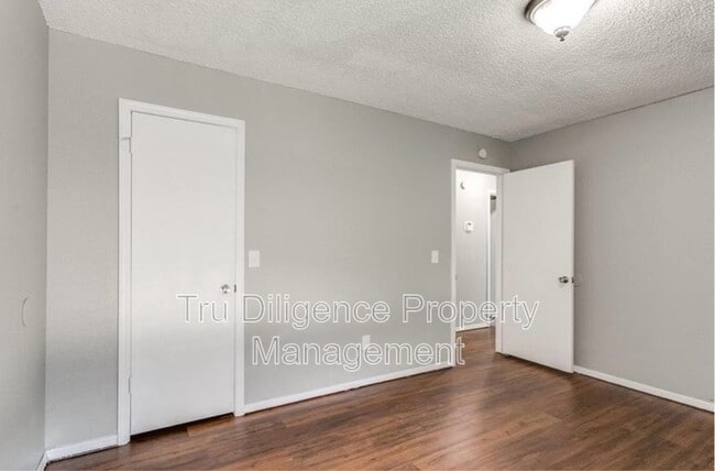 Building Photo - 210 Kathleen Dr