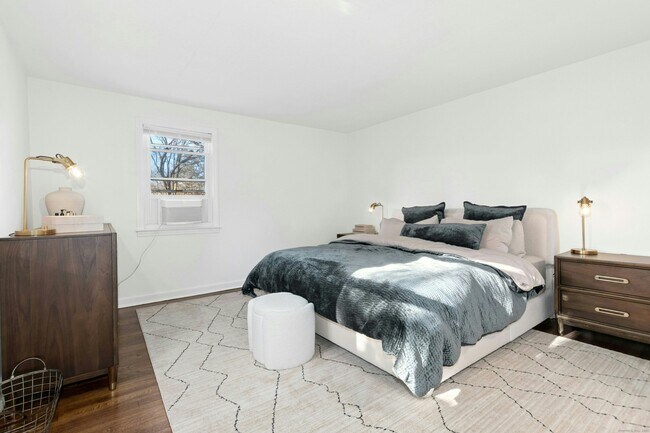 Building Photo - 2 Cross Hwy