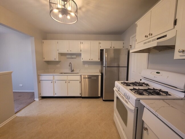 Building Photo - 1460 7 Pines Rd