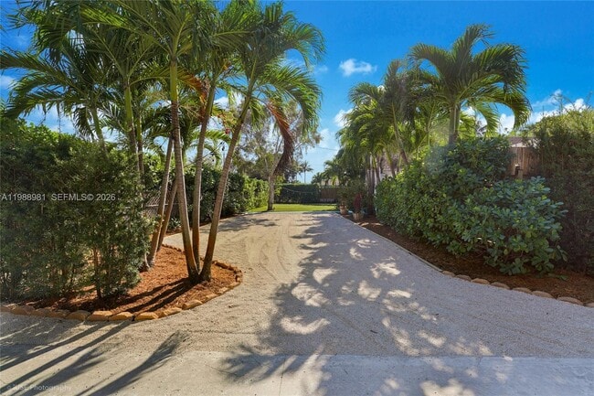 Building Photo - 212 SW 1st Ave