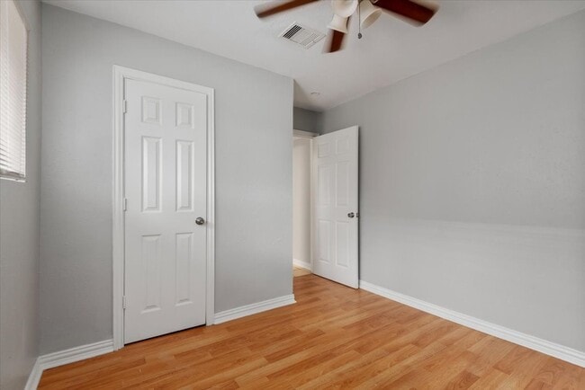 Building Photo - 1935 Barnsley Ln