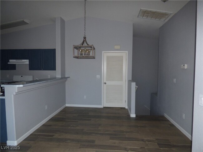 Building Photo - 9353 Leaping Deer Pl