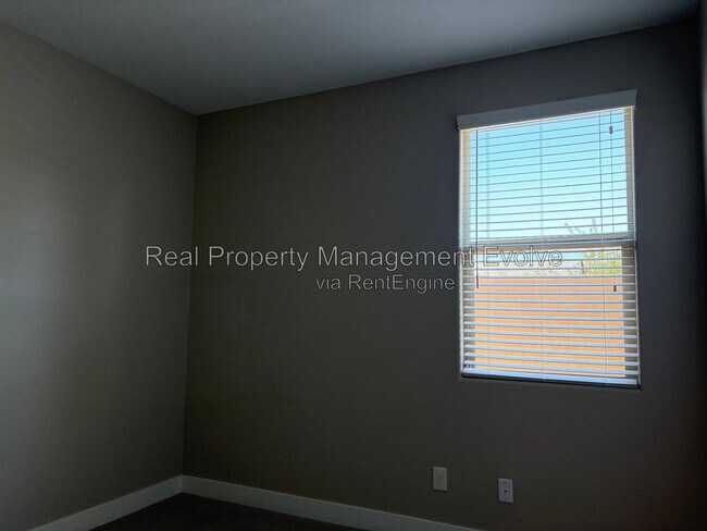 Building Photo - 4030 W Coles Rd