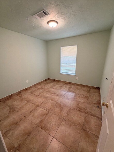 Building Photo - 4527 Fitzwater Dr