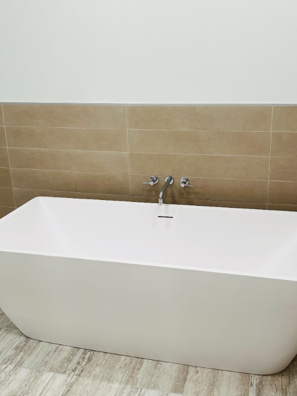 Building Photo - 1001 River Dr