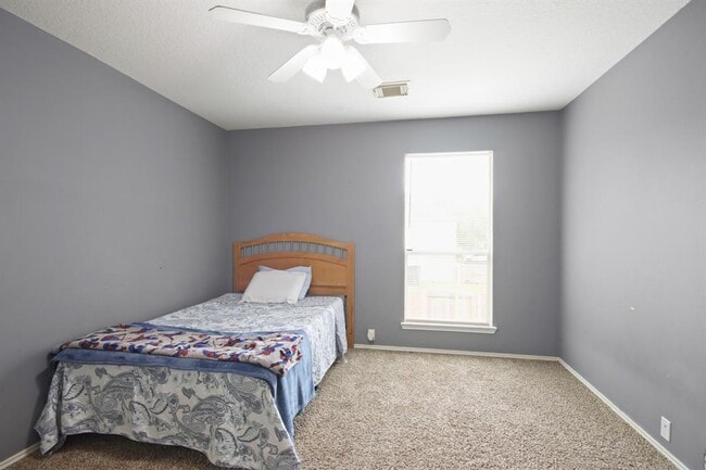 Building Photo - 18609 Woodbreeze Dr