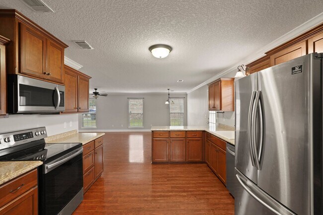 Building Photo - Charming 4-Bedroom Home for Rent in Hinesville, GA