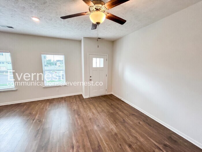 Building Photo - 305 Raines Ct