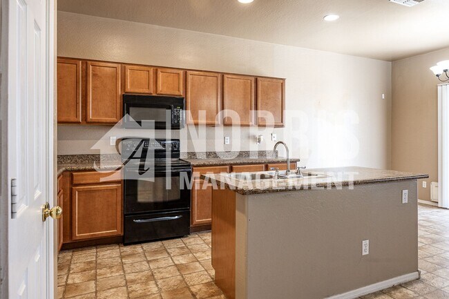 Building Photo - Large Beautiful Home in Coolidge w/ SOLAR