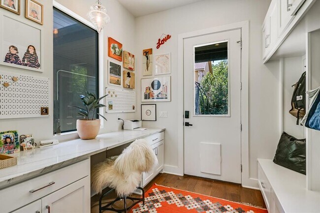 Building Photo - 2011 Arpdale St