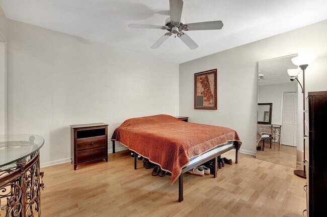 Building Photo - 3040 NE 16th Ave