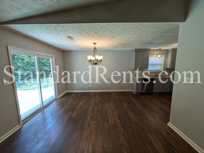 Building Photo - 8121 Winewood Way