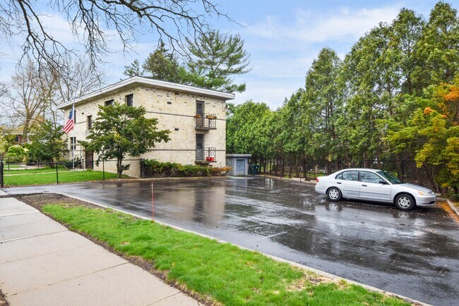 Building Photo - 934 High St