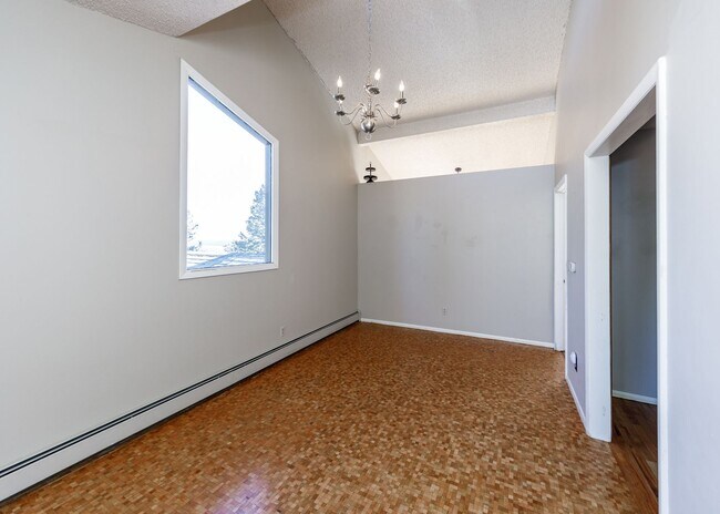 Building Photo - Palmer Park 3 bedroom