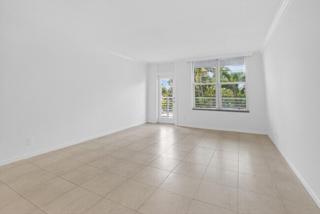 Building Photo - 2851 S Ocean Blvd