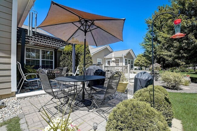 Building Photo - 15884 Brixton Dr