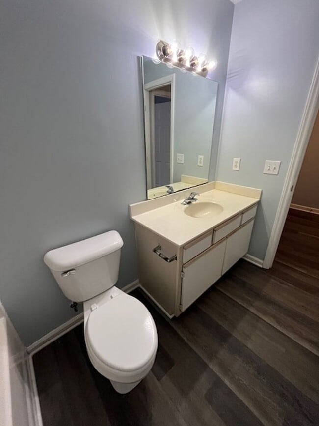 Building Photo - Comfortable and Convenient 3 Bedroom Townhome in Wilmington, NC