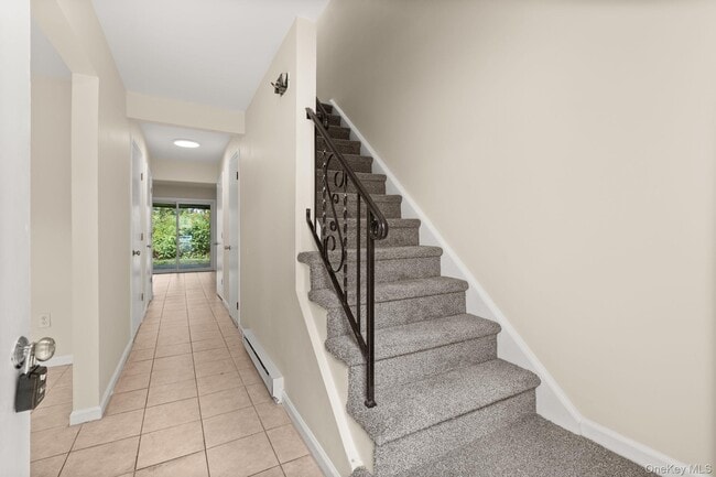 Building Photo - 500 NY-299