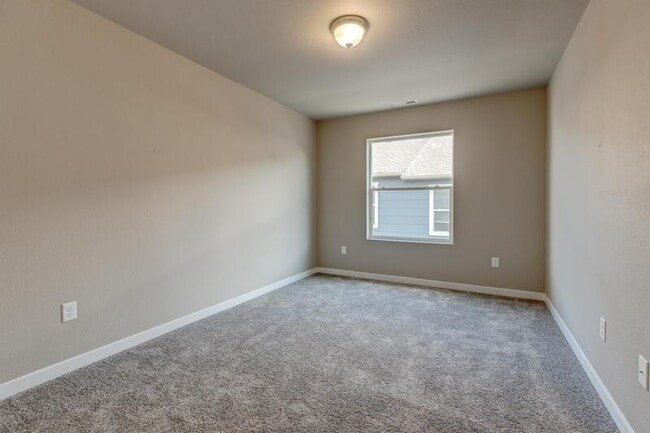 Building Photo - 4685 Pleasant Port View