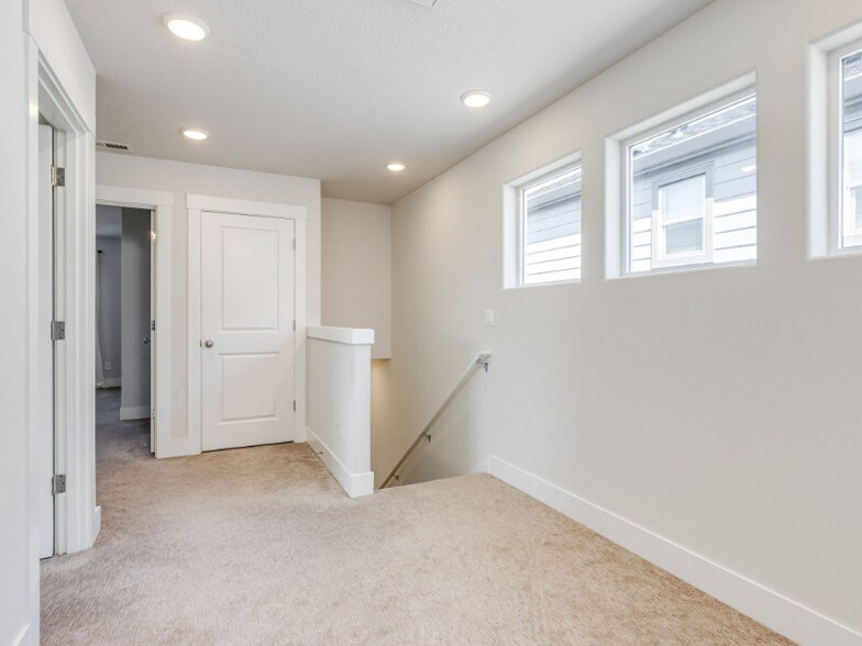 Building Photo - 15254 NW Cosmos St