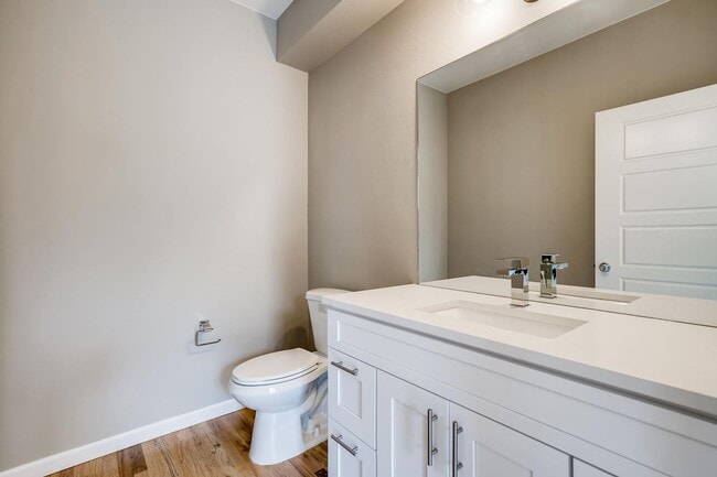 Building Photo - Beautiful Townhome for Rent