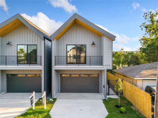 Building Photo - 4218 Nichols St